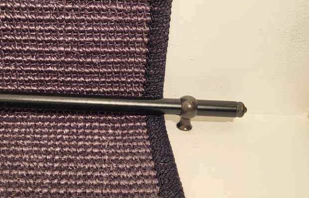 Trappstång 10 mm med hållare och knopp Svart mässing